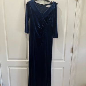 Elegant velvet dark blue long dress